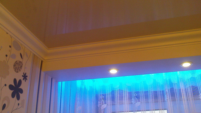 Ниша для штор в натяжном потолке с подсветкой